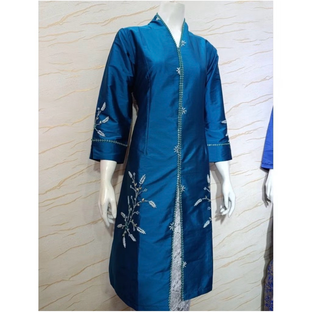 kebaya kurung melayu/kenbaya kurung melayu/kebaya kurung melayu