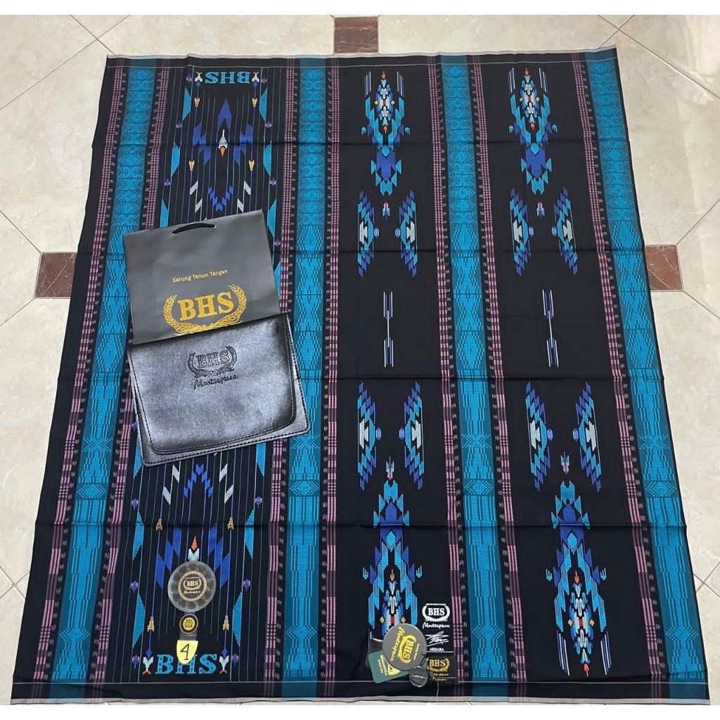 SARUNG BHS SGE MASTERPIECE GOLD HITAM LIMITED