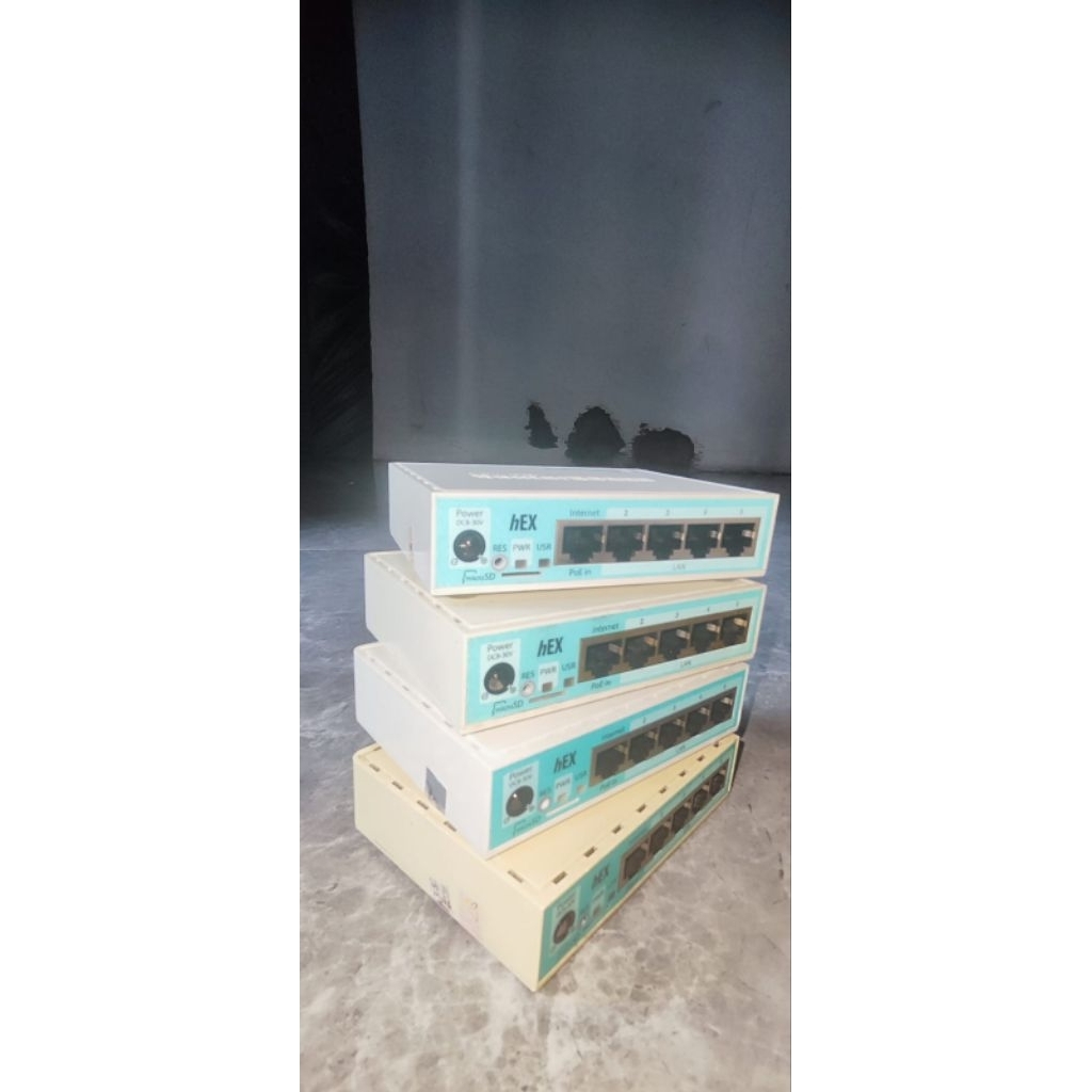 Mikrotik RB750/GR3 bekas normal
