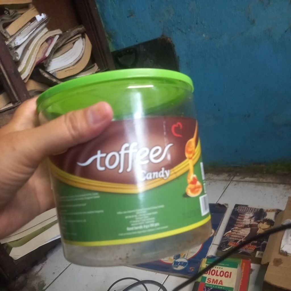 toples bekas wadah