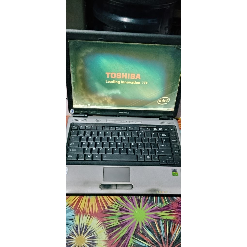 laptop toshiba L310 minus layar bonus LCD belum terpasang