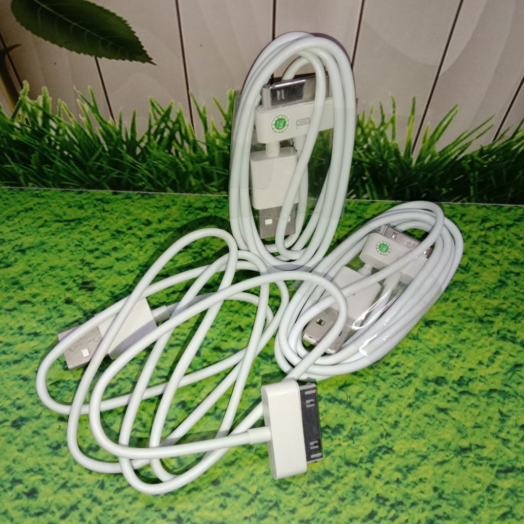 KABEL DATA IPHONE 4 KABEL CHARGER IPHONE 4 MURAH BERKUALITAS