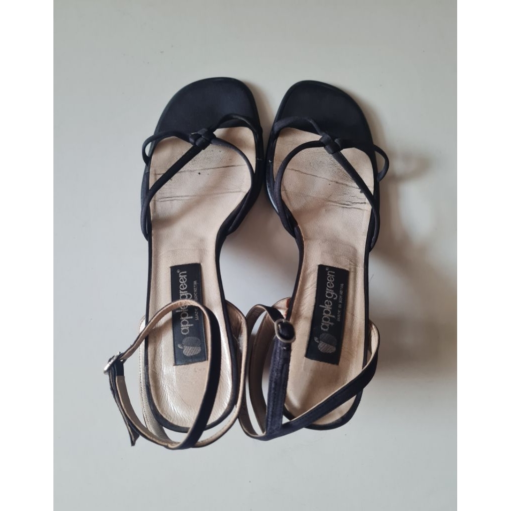 Preloved Sepatu High Heel Hitam Acara Pesta