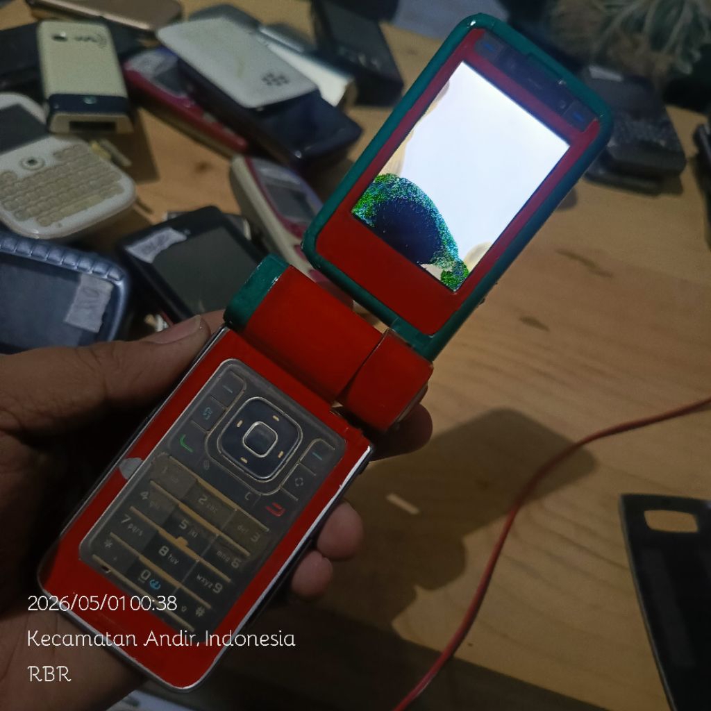 Nokia N93i bahan
