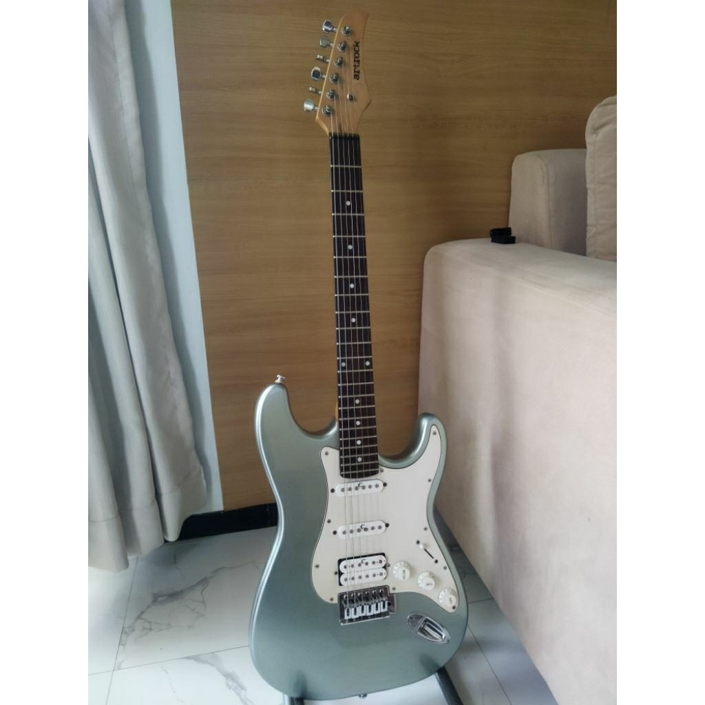 gitar strato condor artrock