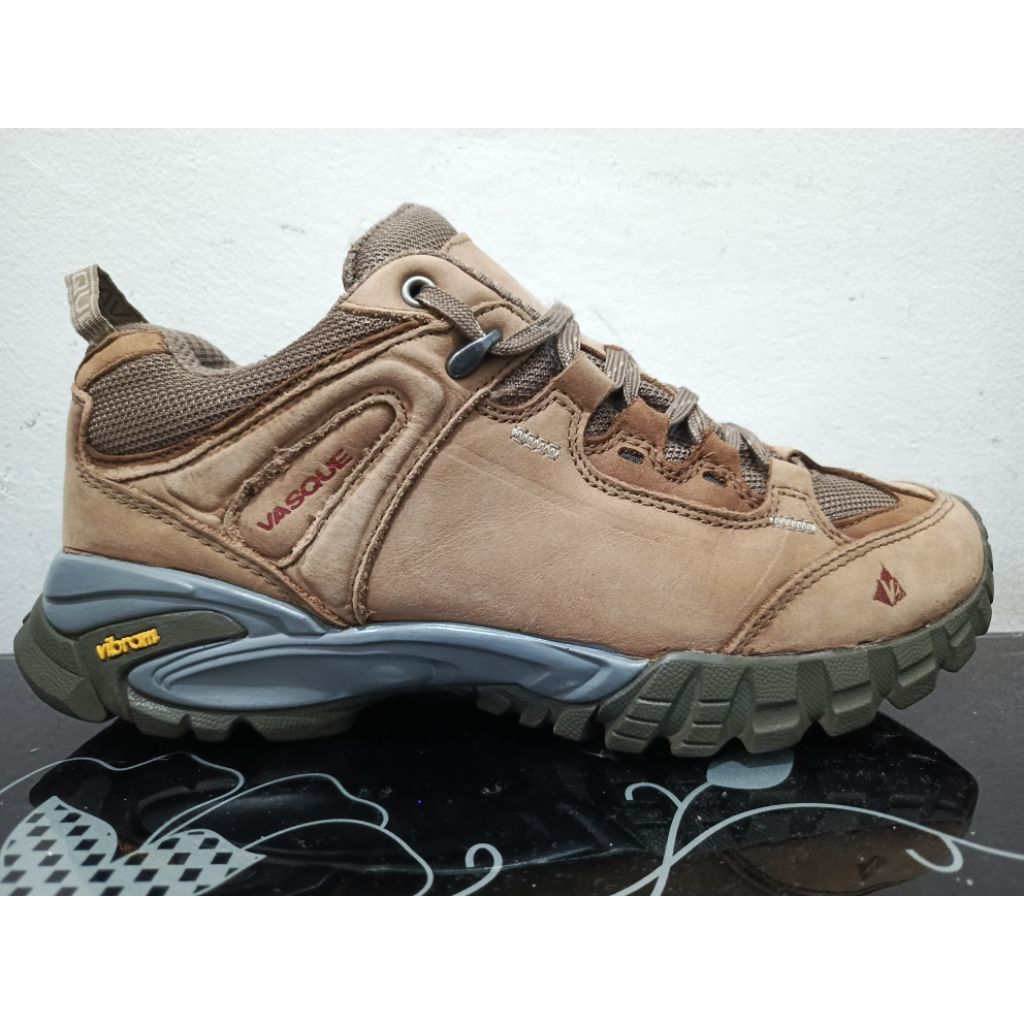 Sepatu Second Ori - Outdoor Vascue Size 42