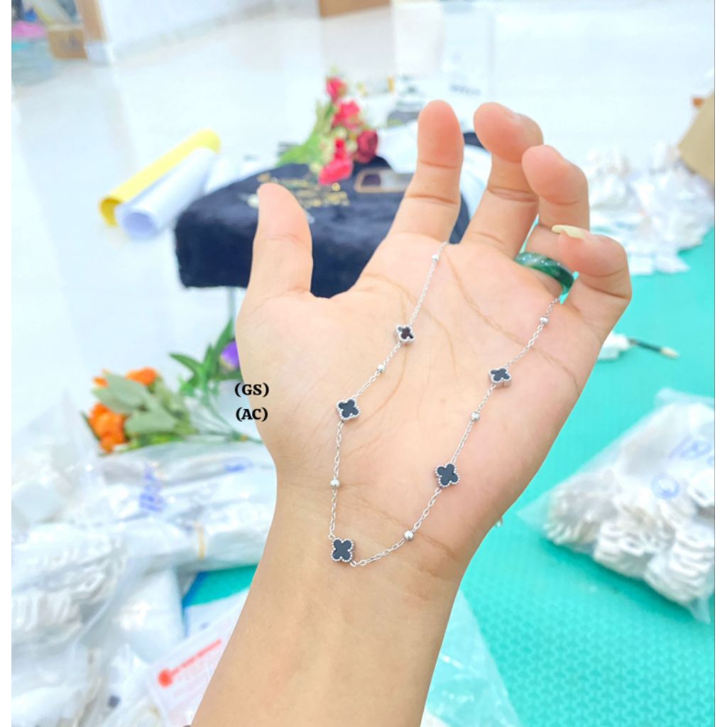 kalung clover wanita titanium model kekinian