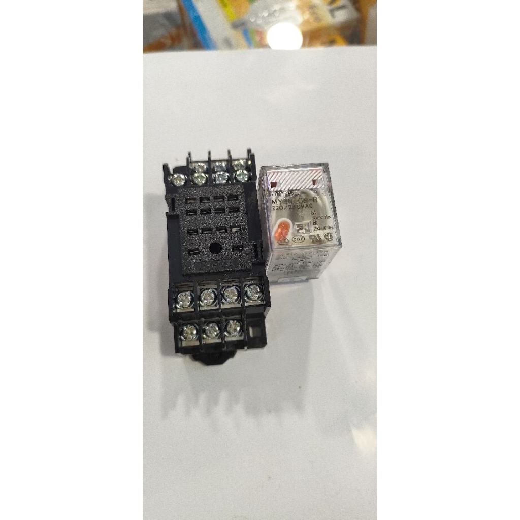 relay MY4N 220VAC omron + socket