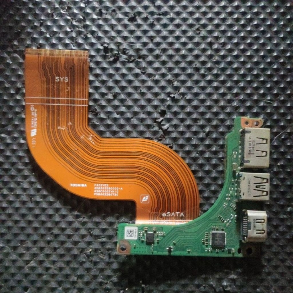 USB port Laptop Toshiba dynabook R732H
