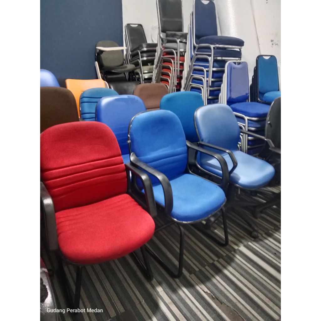 Kursi Kantor Bekas Murah / Kursi Staff Kantor / Bangku Putar / Kursi Belajar