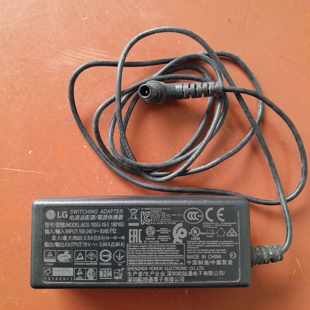 Adaptor Monitor LED LG (Rusak)