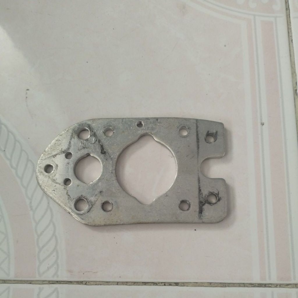 Sparepart konektor frame body skuter pedal roda tiga bekas