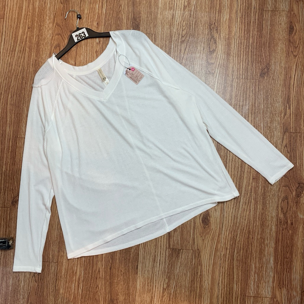 kaos rajut brand LIVE LOVE DREAM