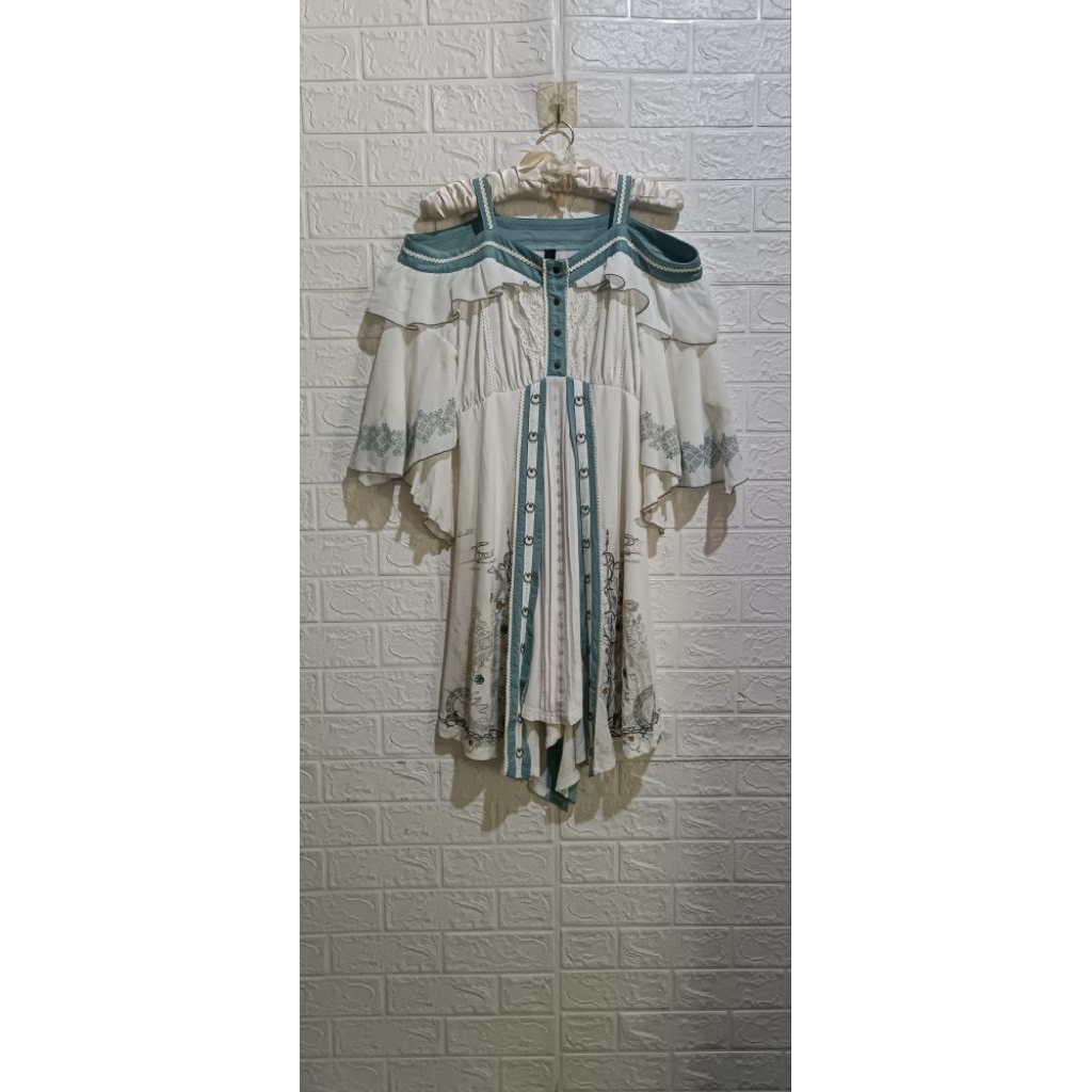 Dress gaya eropa