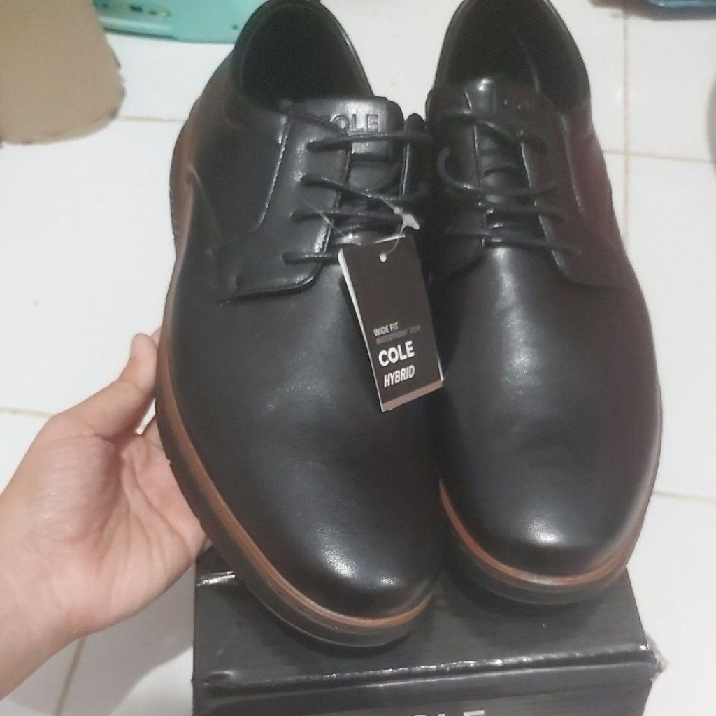 Sepatu Pantofel brand Cole widefit new