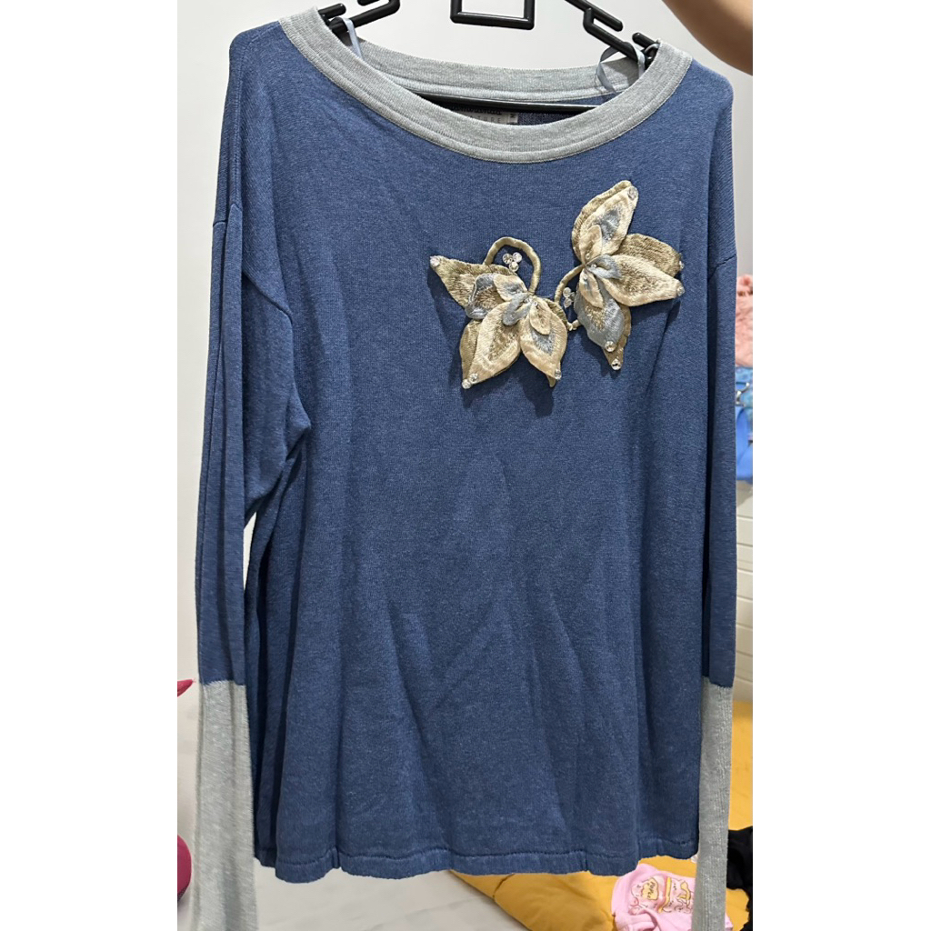 ria Miranda signature sweatshirt preloved