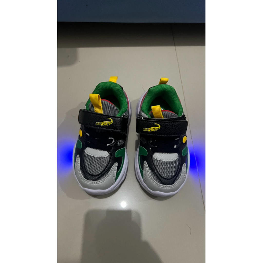 Sepatu bayi cowo 1 tahun anak lampu crocodile preloved
