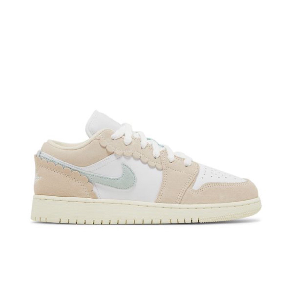 Blackshoes - Sepatu Sneakers Air Jordan 1 Low Guava Ice Jade