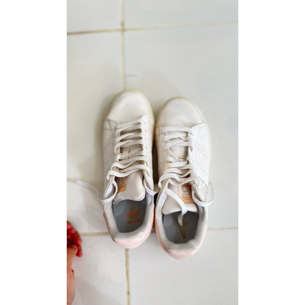 Preloved sepatu adidas stan smith ori