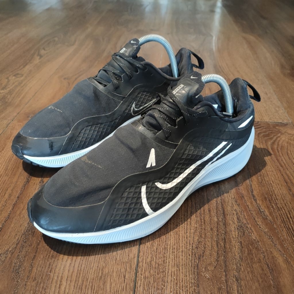 (Preloved) Sepatu Nike Shield Size 42