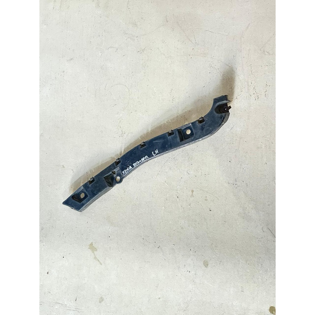 Bracket Breket Bumper Belakang Kiri Toyota Avanza Daihatsu Xenia old 52156-BZ010