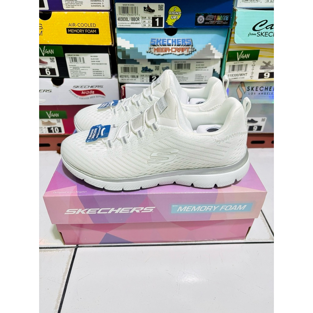 SIZE 36,39 SKECHERS SLIP ON PUTIH SUMMIT