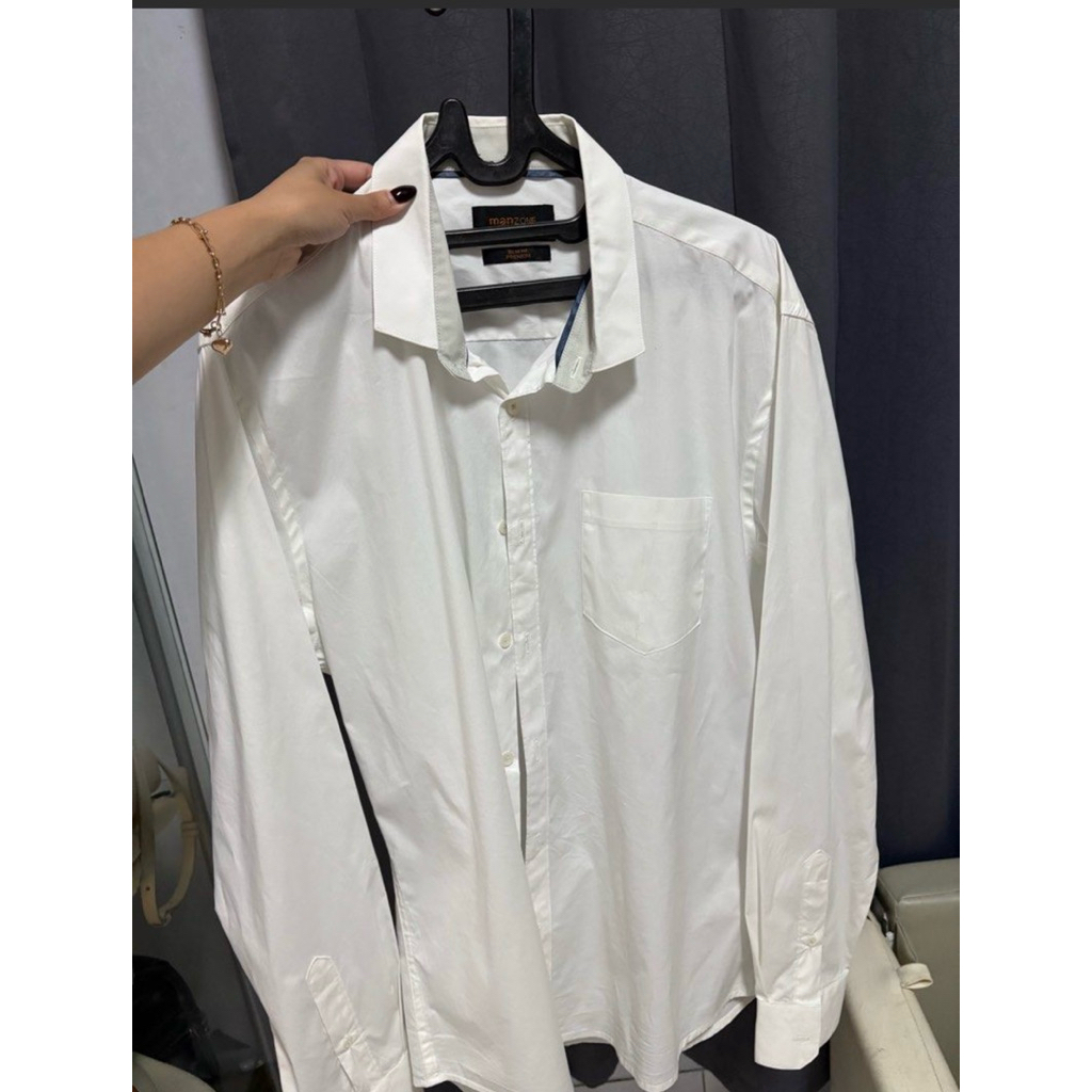 kemeja putih manzone slimfit one pocket