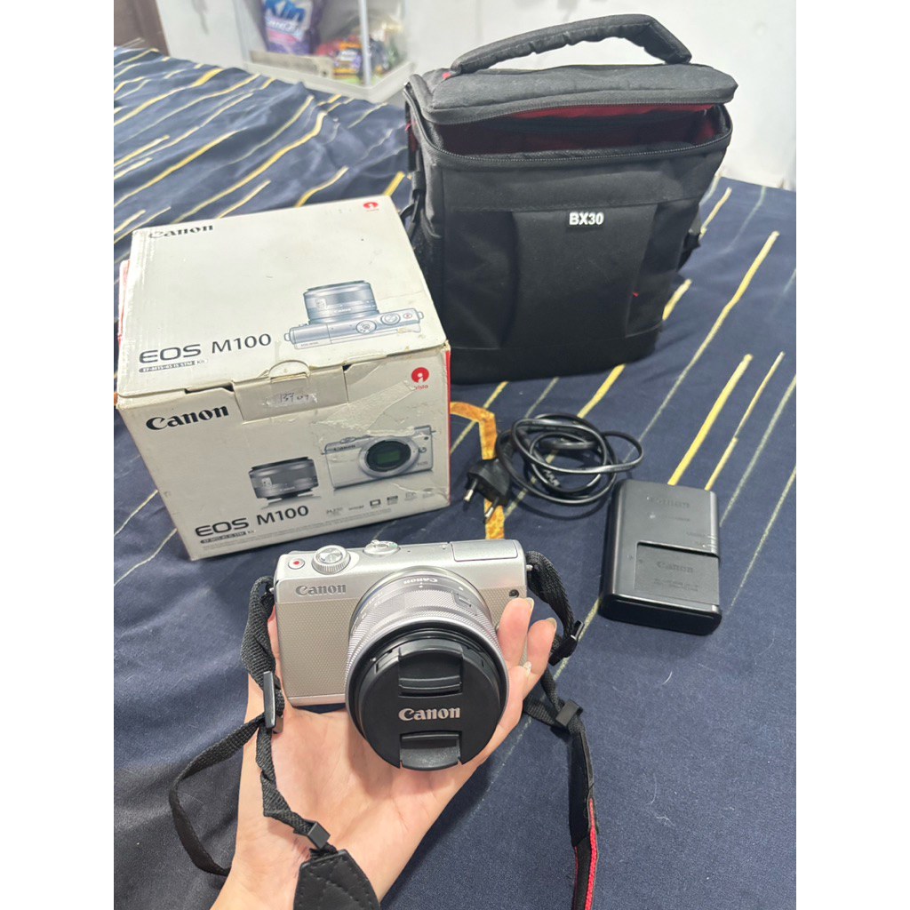 Canon m100