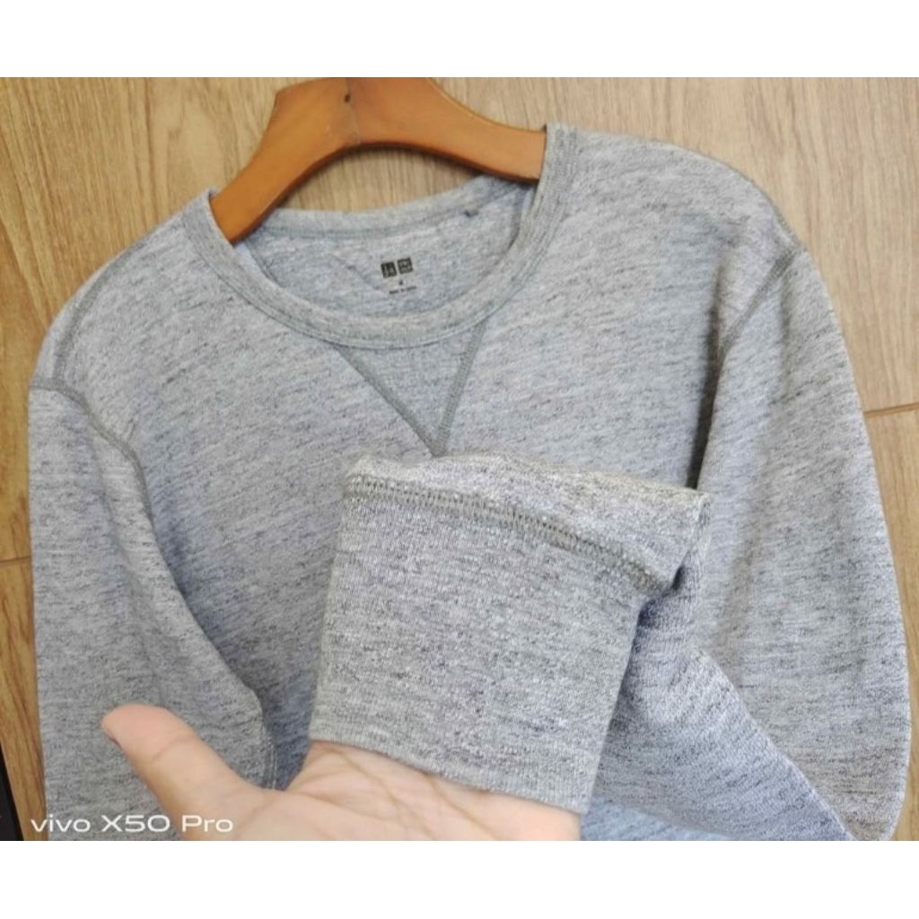 sweater Uniqlo seperti baru M UK 65 x 51