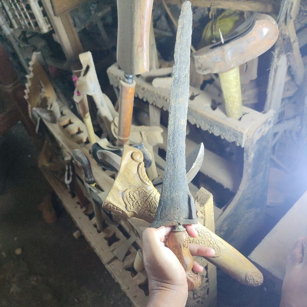 keris kebo gubeng tua sepuh tebal warangka ukir