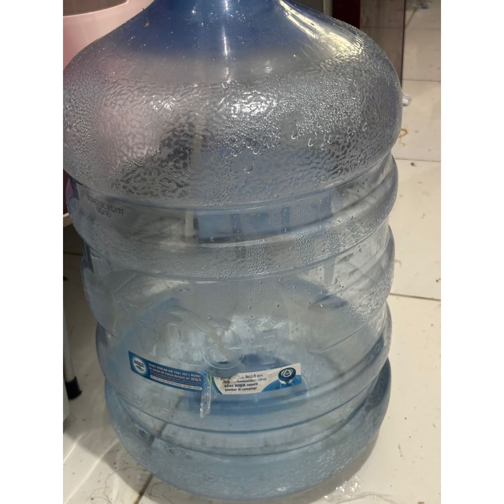 PRELOVED Galon kosong Aqua 19 liter