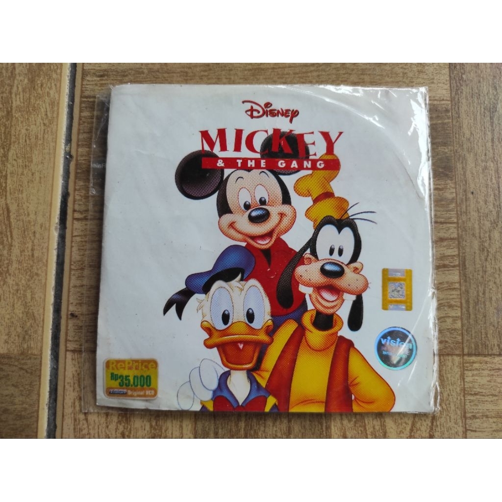 VCD walt disney MICKEY  & THE GANG