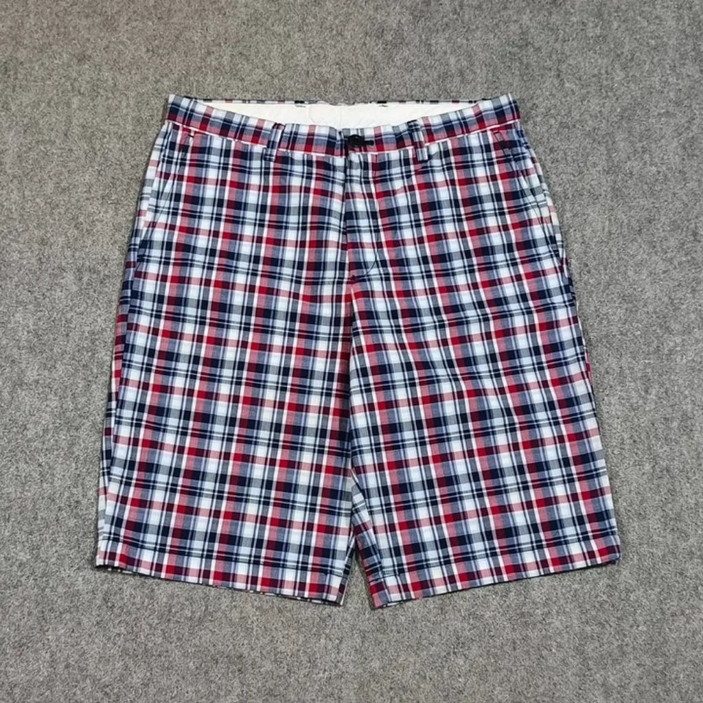 celana pendek motif kotak-kotak pria UNIQLO size 31 second