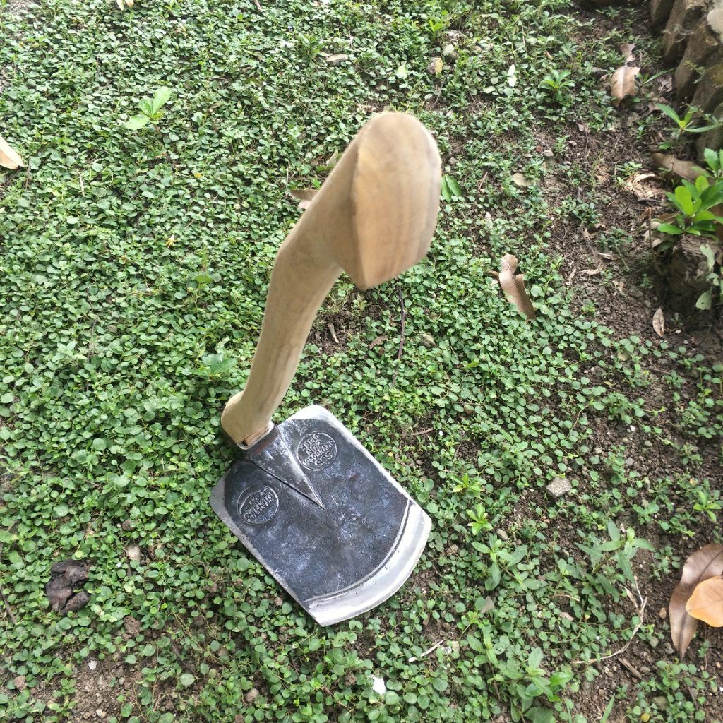 Poesaka Kuli -  Cangkul Mopok Lumpur Sawah Pandai Besi