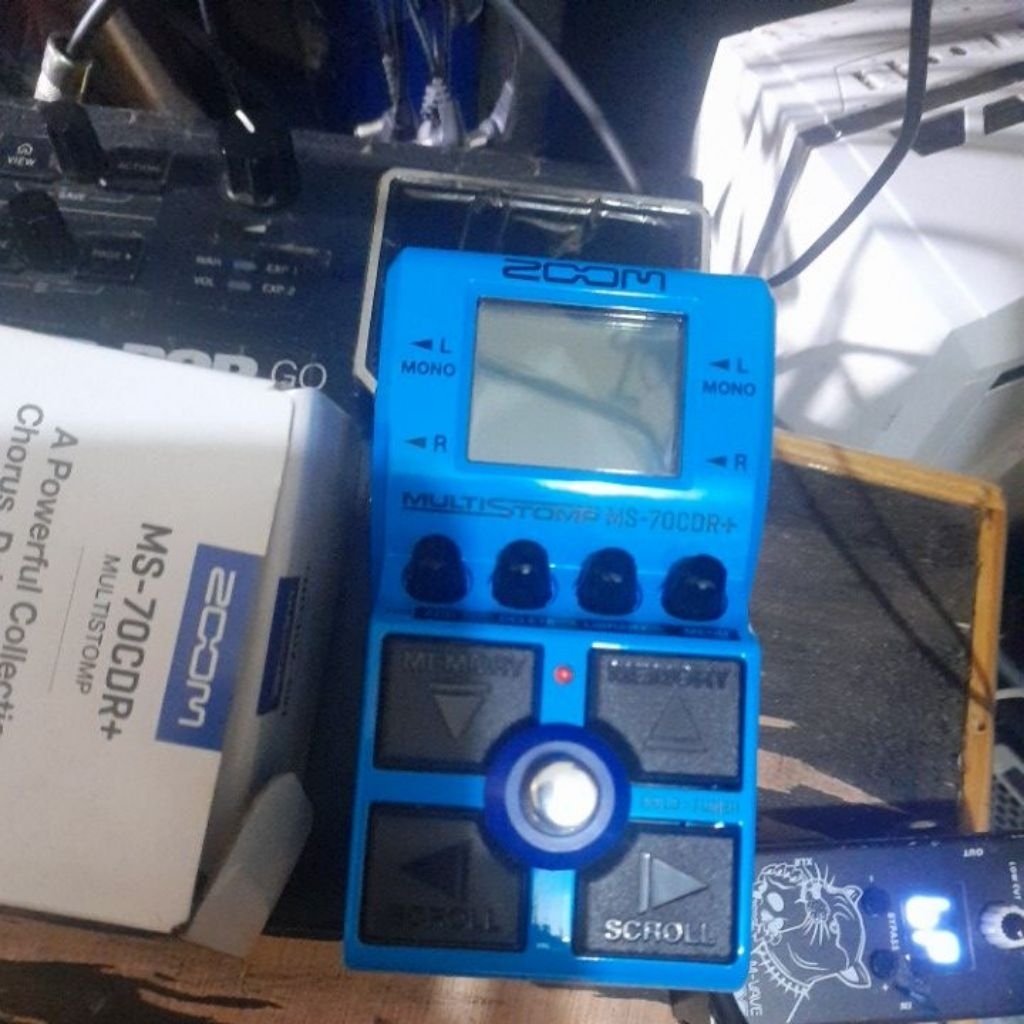 zoom ms 70cdr+ multi effecs chourus delay reverb