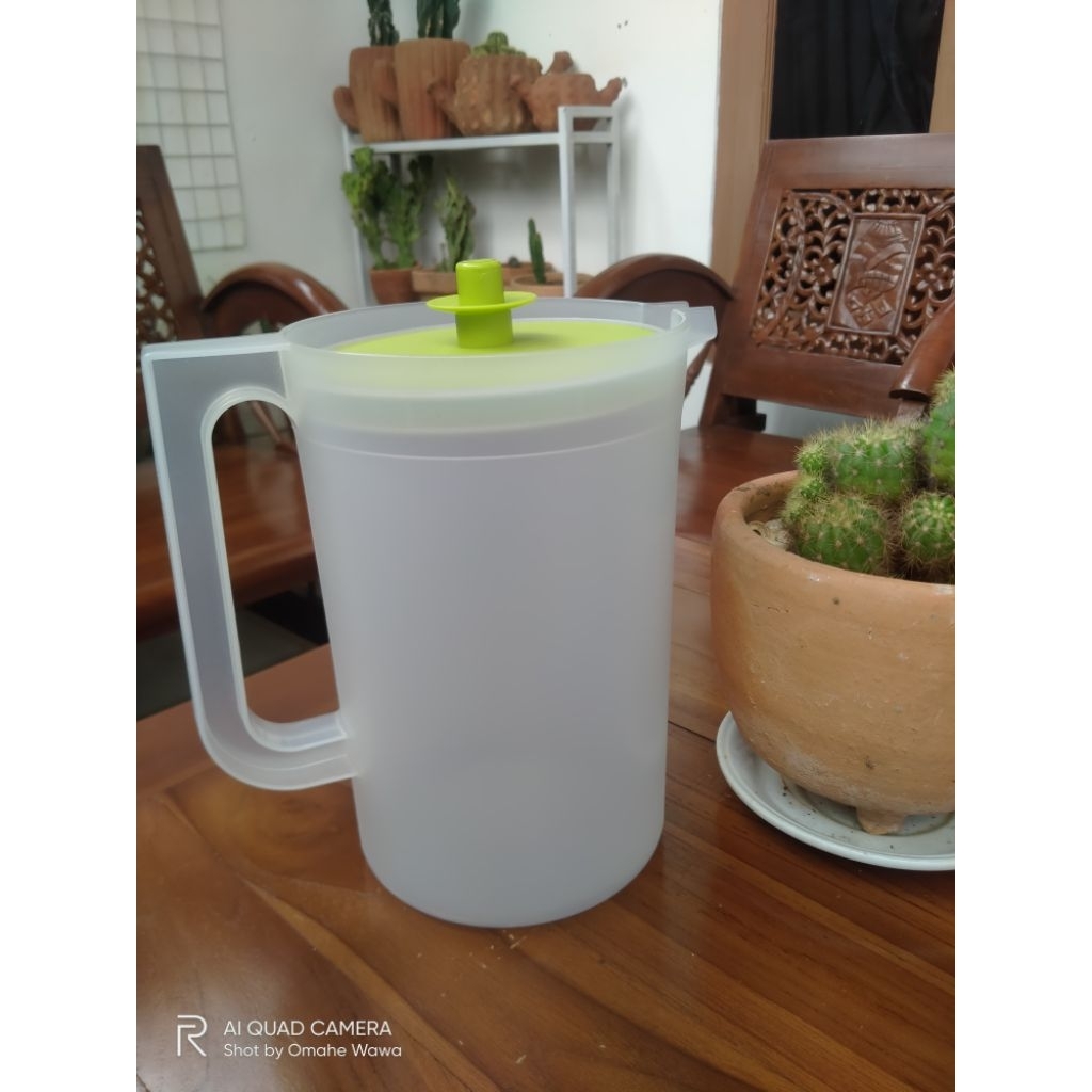 Pitcher / teko  2 liter Tupperware