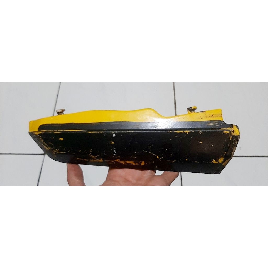 cover totok body belakang kanan honda win 100 ori copotan