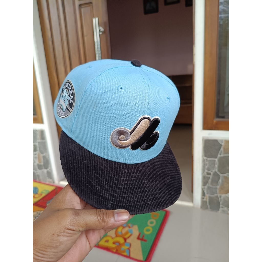 Topi New era Size 73/8..58cm Montreal Expose 35th Universary