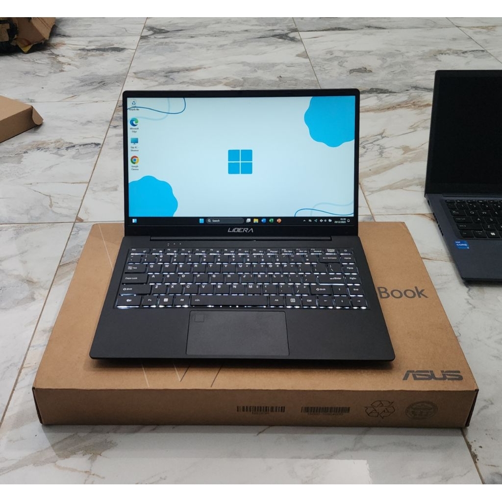 bukan asus lenovo. Liberia Core i7 gen 12 H 16/512 IPS FHD