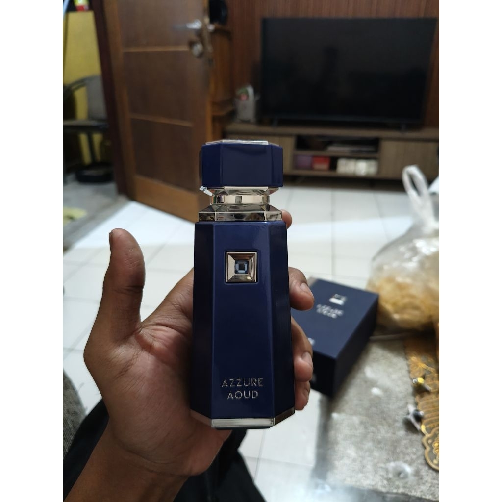Preloved French Avenue - Azure Oud
