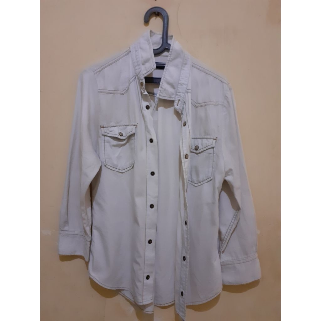PRELOVED KEMEJA DENIM GIORDANO SIZE S-M