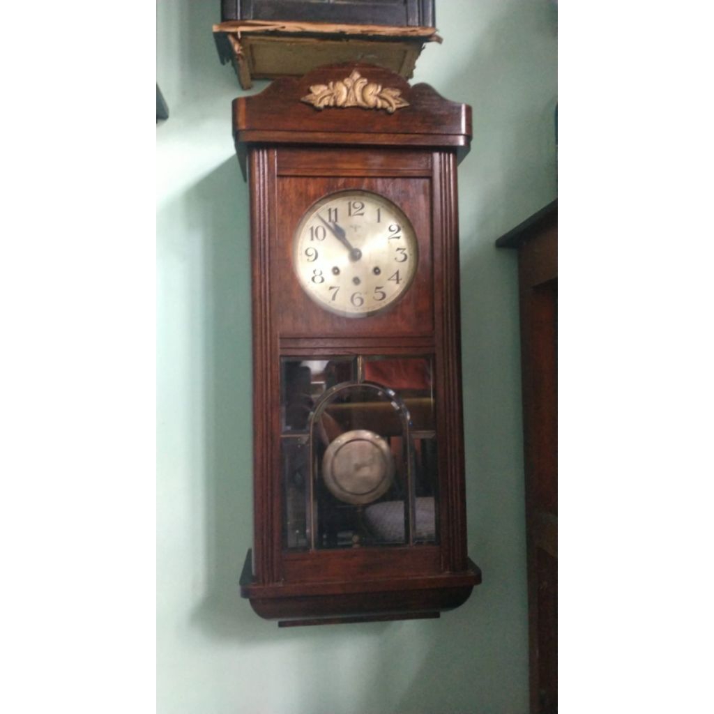 Jam kuno dinding Mauthe senar 8 melodi kiri