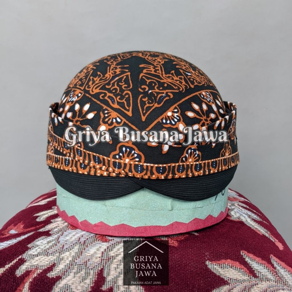 Blangkon Solo Kasatriyan Alusan Batik Tulis DW05