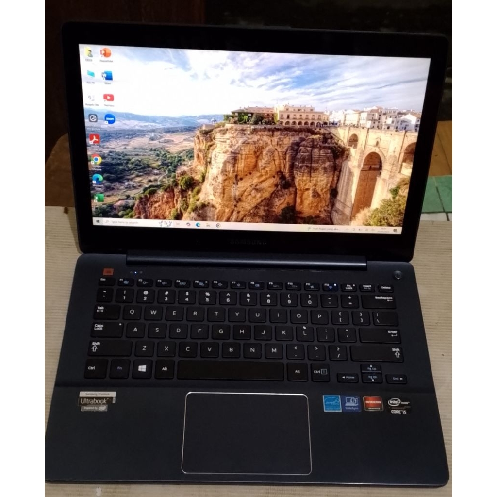 Laptop Samsung 740U Core i5 Dual VGA FHD Touchscreen