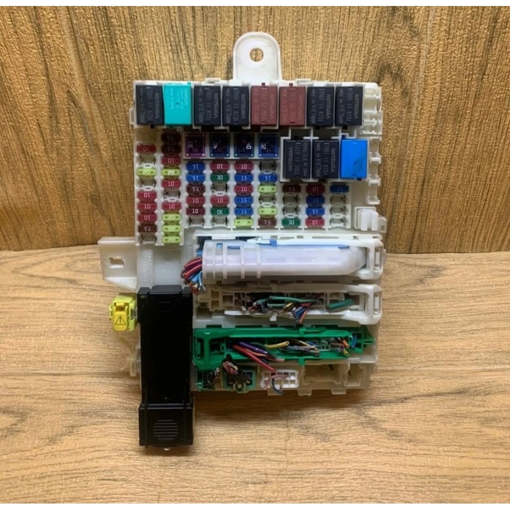 bcm tempat fuse bok box sikring relay original honda freed bekas copotan