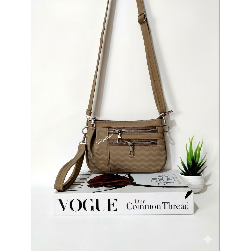 TAS SELEMPANG WANITA MOTIF 3 RUANG TAS SELEMPANG WANITA TERBARU