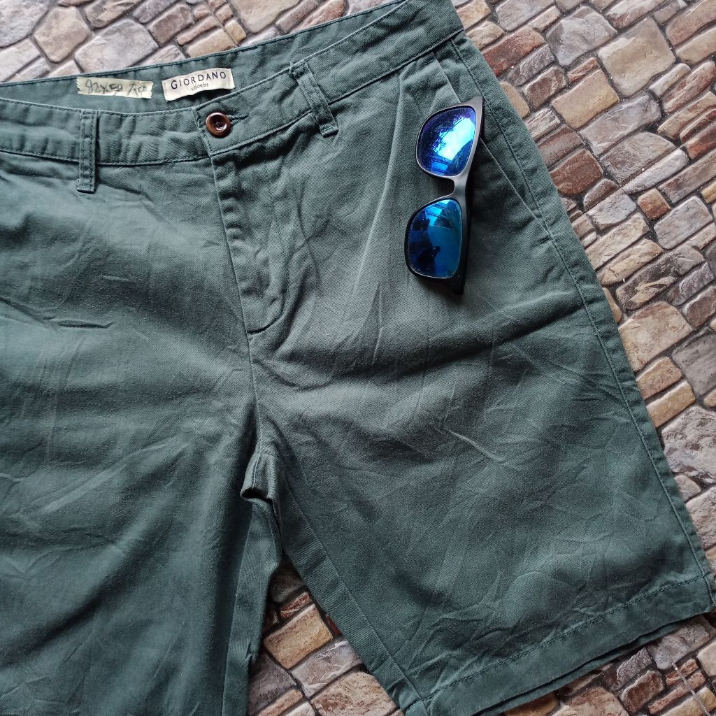 Celana pendek Giordano preloved katun Chino pria