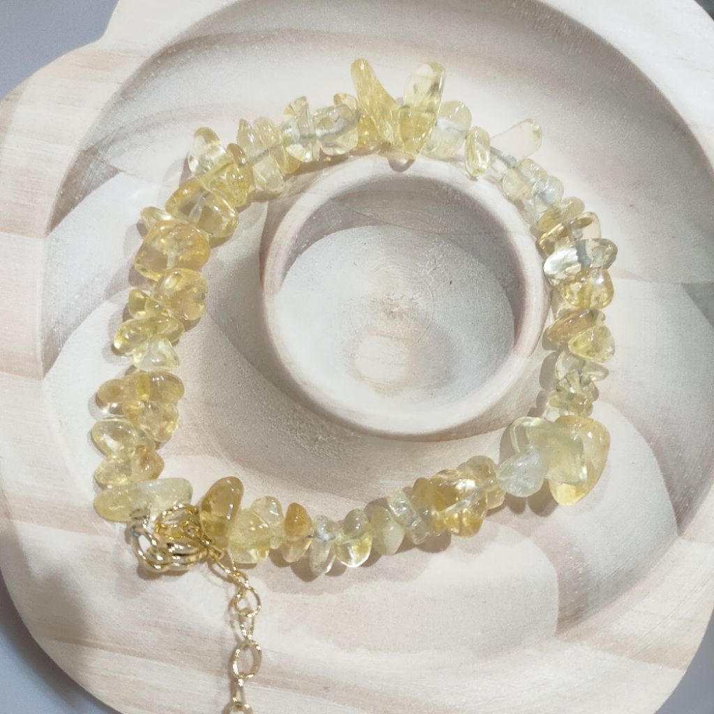 Gelang kerikil citrine.