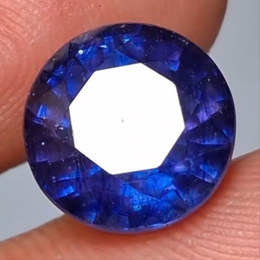 Natural Blue Sapphire 6.00ct Madagascar Super Crystal Full of Luster Id Card CGL Lab