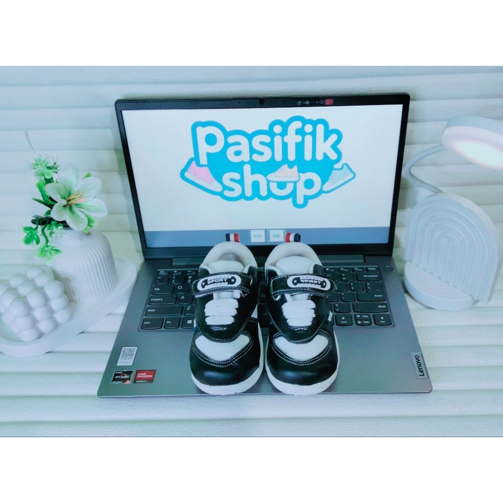pasifikshop_sepatu sneakers anak sporty unisex model fila warna hitam dengan bahan PU Nyaman